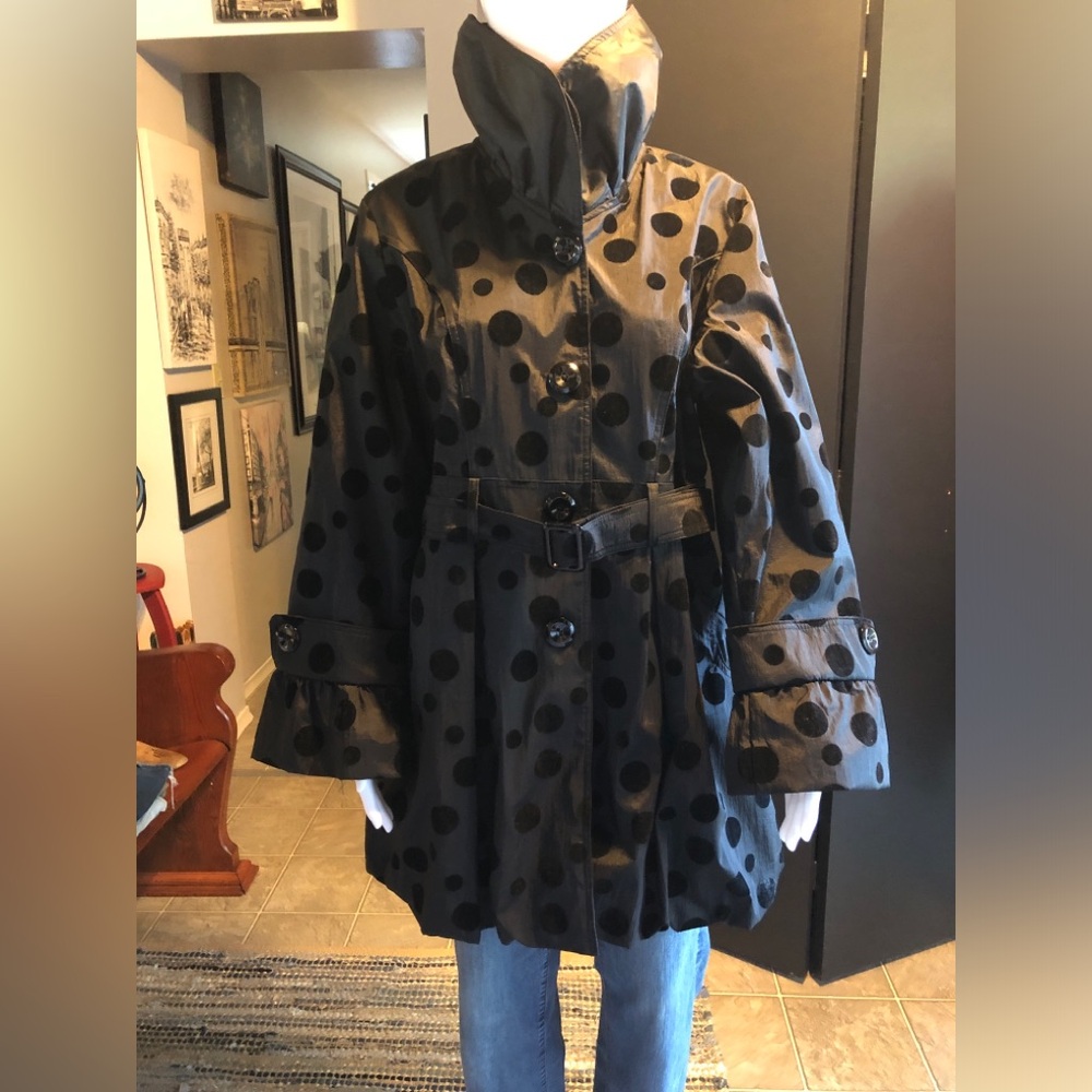 Women's Black Polka Dot Belted Coat
Casa Donna
Size L
Like new